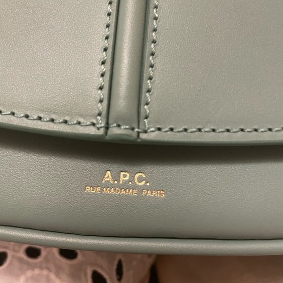 AUTHENTIC APC betty shoulder bag in jade like new - Picture 6 of 9